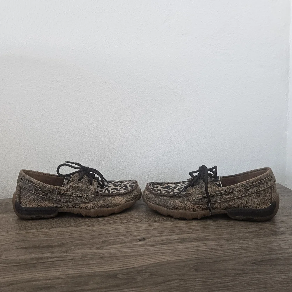 Twisted X boots Kids Leopard Print boat Driving Mocs Shoe‎ size 2.5
